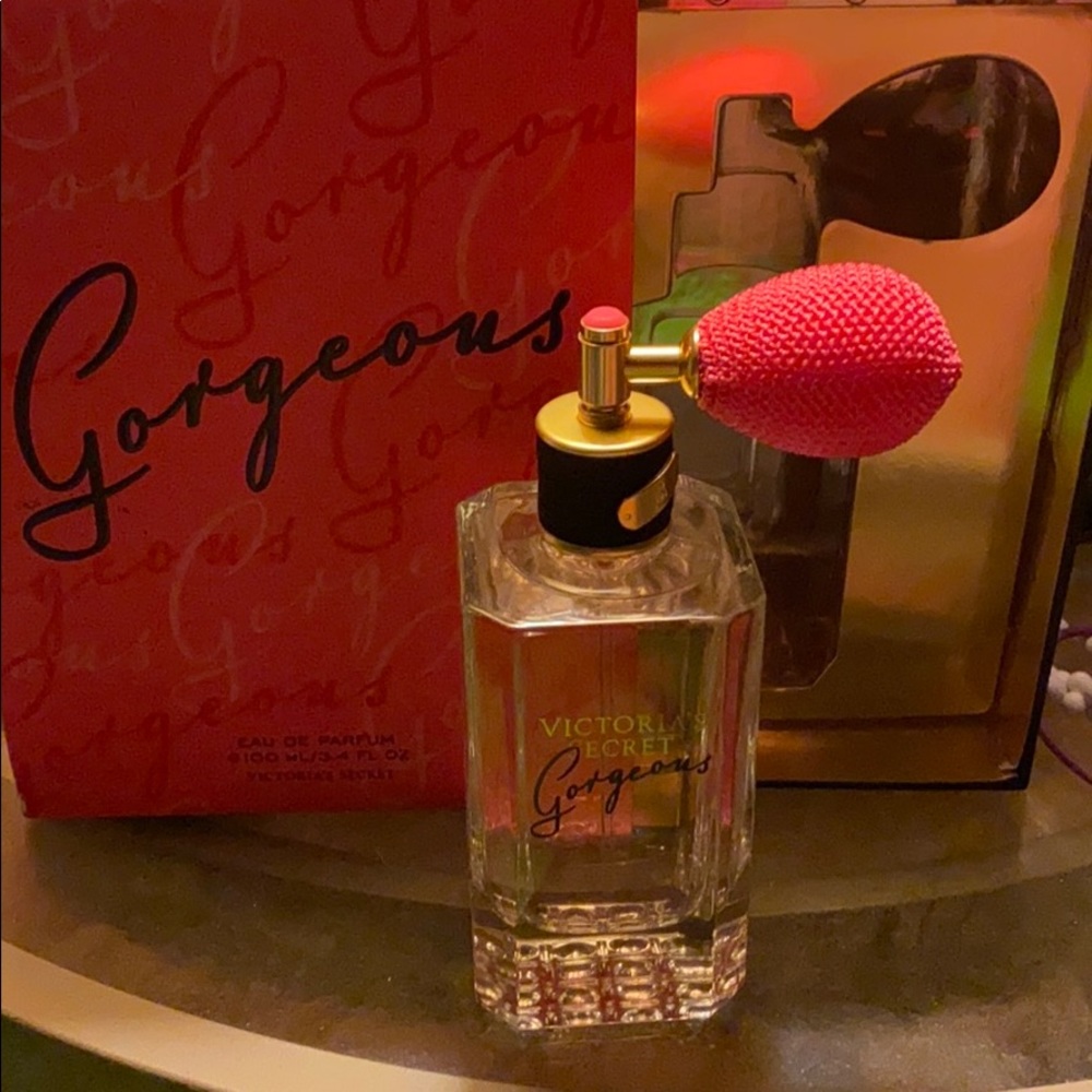 Victoria’s Secret gorgeous - Picture 3 of 7